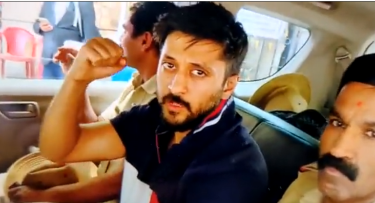 ಹಿಂದುತ್ವದ ವಿರುದ್ಧ ಪೋಸ್ಟ್:‌ ಚೇತನ್‌ ಅಹಿಂಸಾ ಮತ್ತೊಮ್ಮೆ ಪೊಲೀಸ್‌ ವಶಕ್ಕೆ.!
