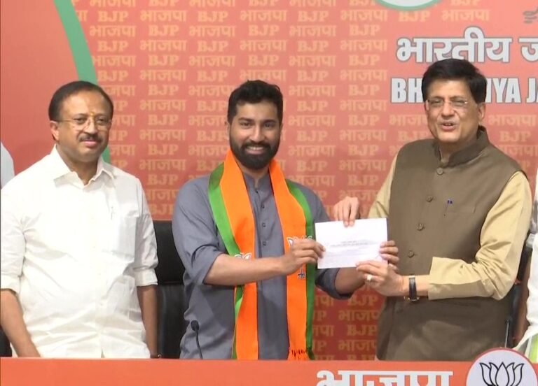 ಎಕೆ ಆಂಟನಿ ಪುತ್ರ ಅನಿಲ್ ಆಂಟನಿ ಬಿಜೆಪಿ ಸೇರ್ಪಡೆ