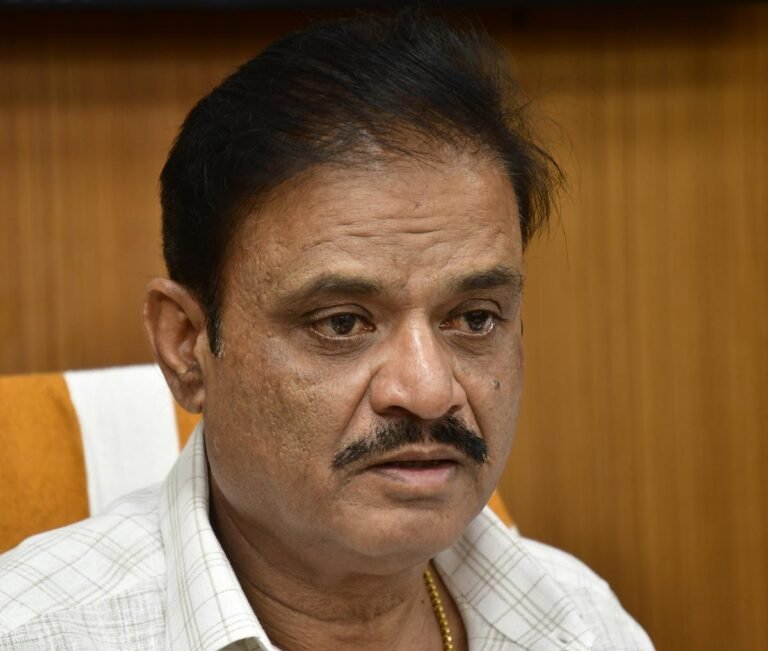 ಸೀರೆ ಹಂಚಿಕೆ: ಸಚಿವ ಮುನಿರತ್ನ ವಿರುದ್ಧ ಮತ್ತೊಂದು ಎಫ್‌ಐಆರ್