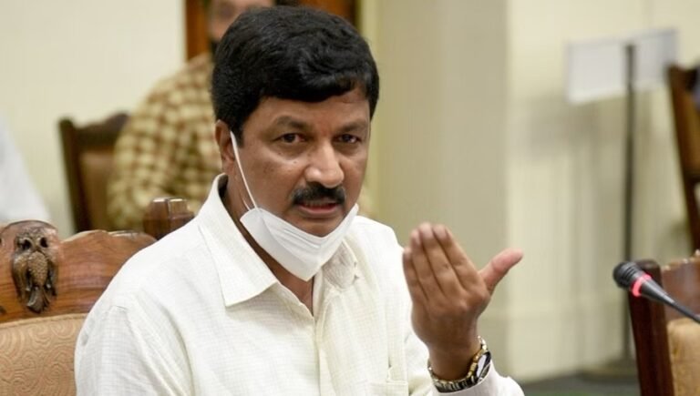 ಕುಮಠಳ್ಳಿ ಪರ ಬ್ಯಾಟಿಂಗ್‌ ಮಾಡೋದು ನನ್ನ ಧರ್ಮ: ಸವದಿಗೆ ಜಾರಕಿಹೊಳಿ ಕಿವಿಮಾತು