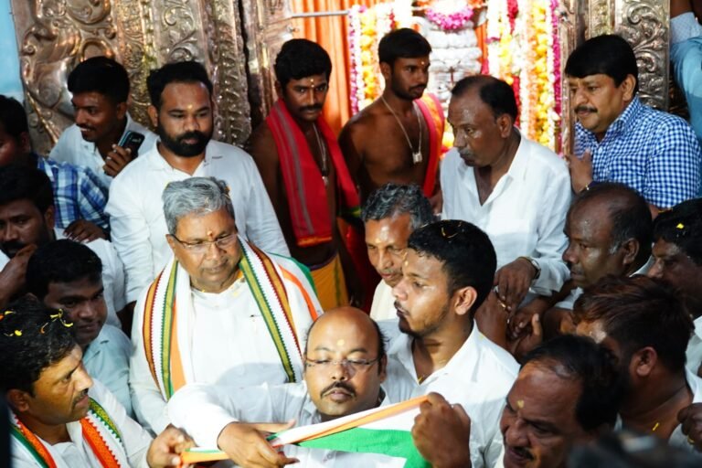 ನಾಮಪತ್ರ ಸಲ್ಲಿಕೆಗೂ ಮುನ್ನ ಸಿದ್ದರಾಮಯ್ಯ ಟೆಂಪಲ್‌ ರನ್