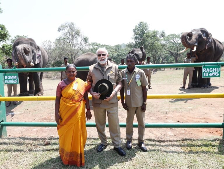 marendra modi met bomman belli