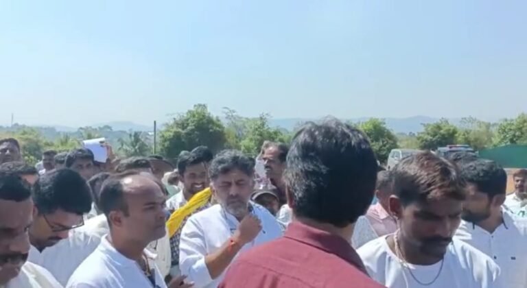 dk shivakumar at chikkamagalur