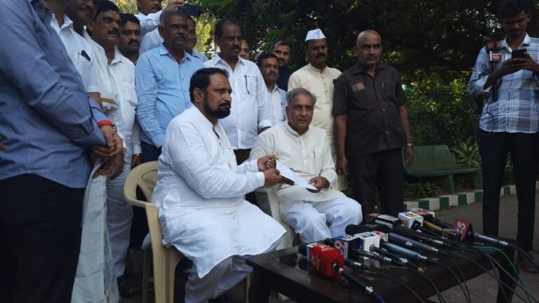 lakshman savadi tendering resignation