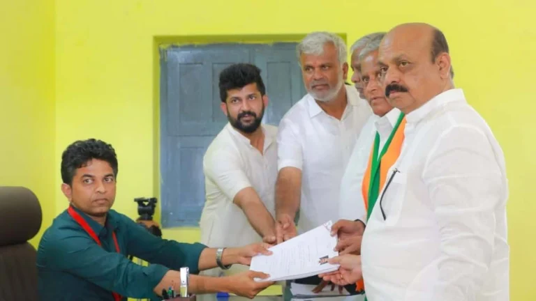 ನಾಮಪತ್ರ ಸಲ್ಲಿಸಿದ ಸೋಮಣ್ಣ: ವರುಣಾ ವರ್ಣಮಯ ಆಗಿದೆ ಎಂದ ಸಿಎಂ ಬೊಮ್ಮಾಯಿ
