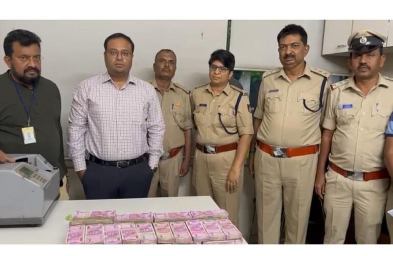 ಮುಂಬೈನಿಂದ ಬೆಂಗಳೂರಿಗೆ ಬರುತ್ತಿದ್ದ ಬಸ್‌ನಲ್ಲಿತ್ತು ದಾಖಲೆಯಿಲ್ಲದ 2 ಕೋಟಿ.!