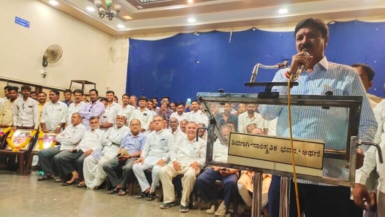 ʼಪೀಡೆ ತೊಲಗಿತುʼ: ಸವದಿ ಕಾಂಗ್ರೆಸ್‌ ಸೇರ್ಪಡೆಗೆ ರಮೇಶ್‌ ಜಾರಕಿಹೊಳಿ ಪ್ರತಿಕ್ರಿಯೆ
