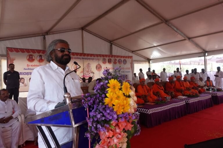 ಅನುಕರಣೆ ಸಲ್ಲ, ನಮ್ಮ ಪರಂಪರೆಯೇ ಎಲ್ಲ: ಈಶ್ವರ ಖಂಡ್ರೆಸುಂದರ ಬದುಕಿಗೆ ಸೋಪಾನವೇ ಅರಣ್ಯ- ಈಶ್ವರ ಖಂಡ್ರೆ