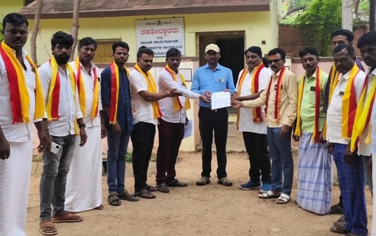 ಬೆಂಗಳೂರು ಪೊಲೀಸ ಆಯುಕ್ತ ದಯಾನಂದ ಹಾಗೂ ಪೊಲೀಸ್ ಅಧಿಕಾರಿಗಳ ಅಮಾನತು ಖಂಡಿಸಿ : ಖಾಜನಗೌಡರ ನೇತೃತ್ವದಲ್ಲಿ ಕರವೇ ಪ್ರತಿಭಟನೆ