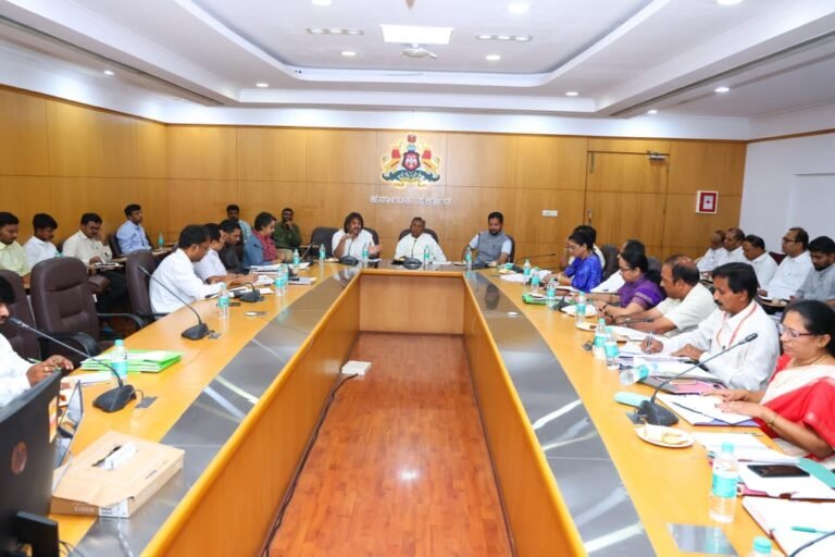 ಶಾಲೆಗಳ ಗುಣಮಟ್ಟ ಹಾಗೂ ಮಕ್ಕಳಿಗೆ ಉತ್ತಮ ವಾತಾವರಣ ನಿರ್ಮಿಸುವ ಹಿನ್ನಲೆಯಲ್ಲಿ ಶಾಲೆಗಳ ನವೀಕರಣಕ್ಕೆ ಒತ್ತು :-ಜಿಲ್ಲಾ ಉಸ್ತುವಾರಿ ಸಚಿವ ಕೆಹೆಚ್. ಮುನಿಯಪ್ಪ.