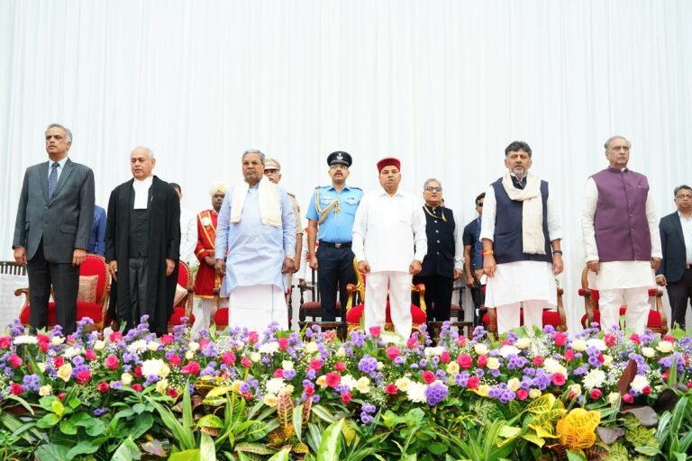 ರಾಜ ಭವನದಲ್ಲಿ ಹೈಕೋರ್ಟ ಮುಖ್ಯ ನ್ಯಾಯಮೂರ್ತಿಯಾಗಿ ಪ್ರಮಾಣ ವಚನ