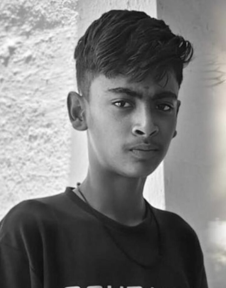 ಬಿಸಿಲಿನ ತಾಪಕ್ಕೆ ಅಸ್ವಸ್ಥನಾಗಿದ್ದ 8 ನೇ ತರಗತಿ ವಿದ್ಯಾರ್ಥಿ ಸಾವು..!!!ಬಿಸಿಲಿನ ಬಗ್ಗೆ ಜನಜಾಗೃತಿ ಮಾಡಬೇಕಾಗಿದೆ ತಾಲೂಕಾ ಆರೋಗ್ಯ ಇಲಾಖೆ…!
