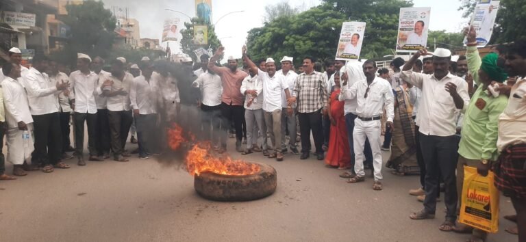 ಸಚಿವ ಸ್ಥಾನ ನೀಡದಿದ್ದರೆ ಮುದ್ದೇಬಿಹಾಳದಲ್ಲಿ ಮುಂದಿನ ಚುನಾವಣೆಯಲ್ಲಿ ಕಾಂಗ್ರೇಸ್‌ ನೆಲಕಚ್ಚುವುದು ಗ್ಯಾರೆಂಟಿ: ವಾಯ್.ಎಚ್.ವಿಜಯಕರ…!!! ಮುದ್ದೇಬಿಹಾಳ ಬಂದ್‌ ಸಂಪೂರ್ಣ ಯಶಸ್ವಿ