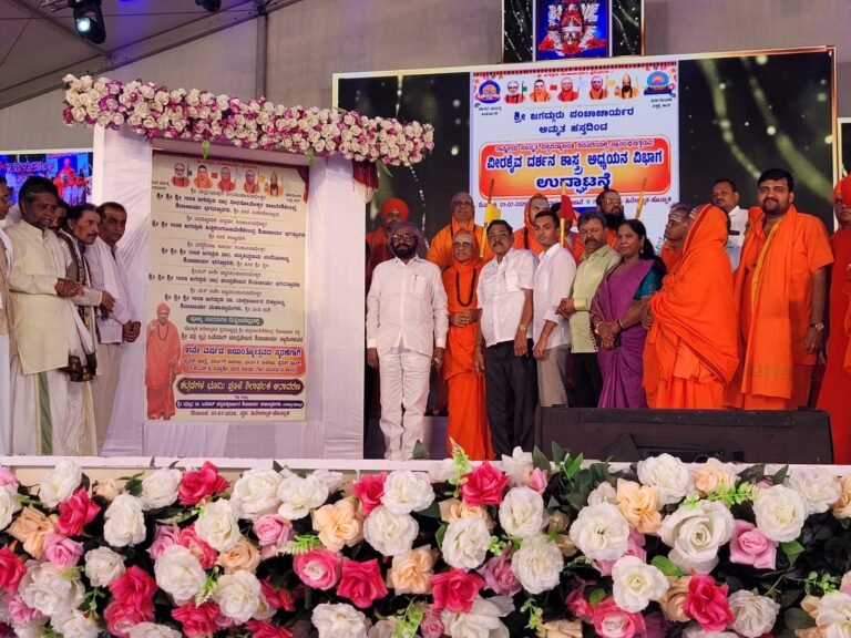 ಹೊನ್ನಾಳಿ ಅರಕೆರೆ ಗ್ರಾ.ಪಂ.ಗೆ ಈಶ್ವರ ಖಂಡ್ರೆ ಹಠಾತ್ ಭೇಟಿಕೆರೆಗೆ ನೀರು ತುಂಬಿಸಲು, ಅರ್ಹ ಫಲಾನುಭವಿಗಳಿಗೆ ವಸತಿ ಕಲ್ಪಿಸಲು ಈಶ್ವರ ಖಂಡ್ರೆ ಸೂಚನೆ