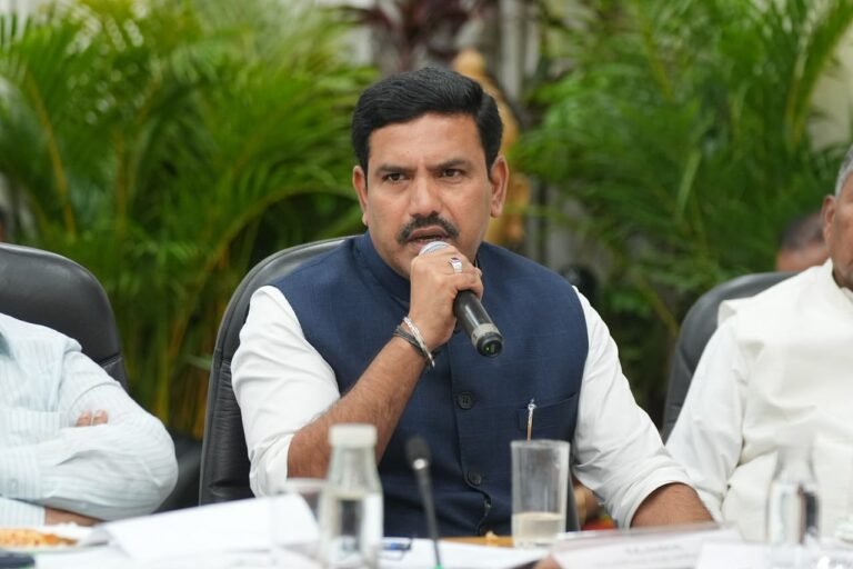 ಕಾವೇರಿ ಹಿತಾಸಕ್ತಿ ಕಾಪಾಡಲು ರಾಜ್ಯ ಸರ್ಕಾರ ದೃಢ ನಿಲುವು ತಾಳಬೇಕೆಂದು‌ ಬಿಜೆಪಿ ರಾಜ್ಯಾದ್ಯಕ್ಷ ಬಿ.ವೈ. ವಿಜಯೇಂದ್ರ ಇಂದು ಮುಖ್ಯಮಂತ್ರಿ ಗಳು ಕರೆದ ಸರ್ವಪಕ್ಷ ಸಭೆಯಲ್ಲಿ ಒತ್ತಾಯಿಸದರು